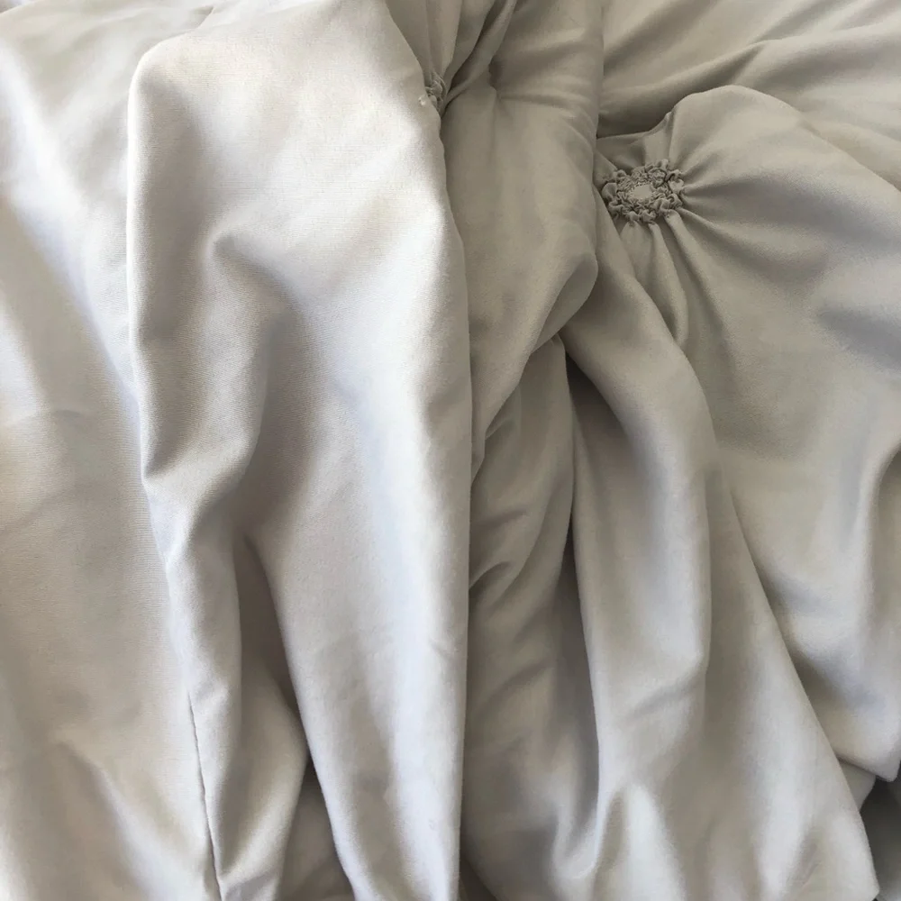Classic Tufted Pintuck comforter- Light Gray